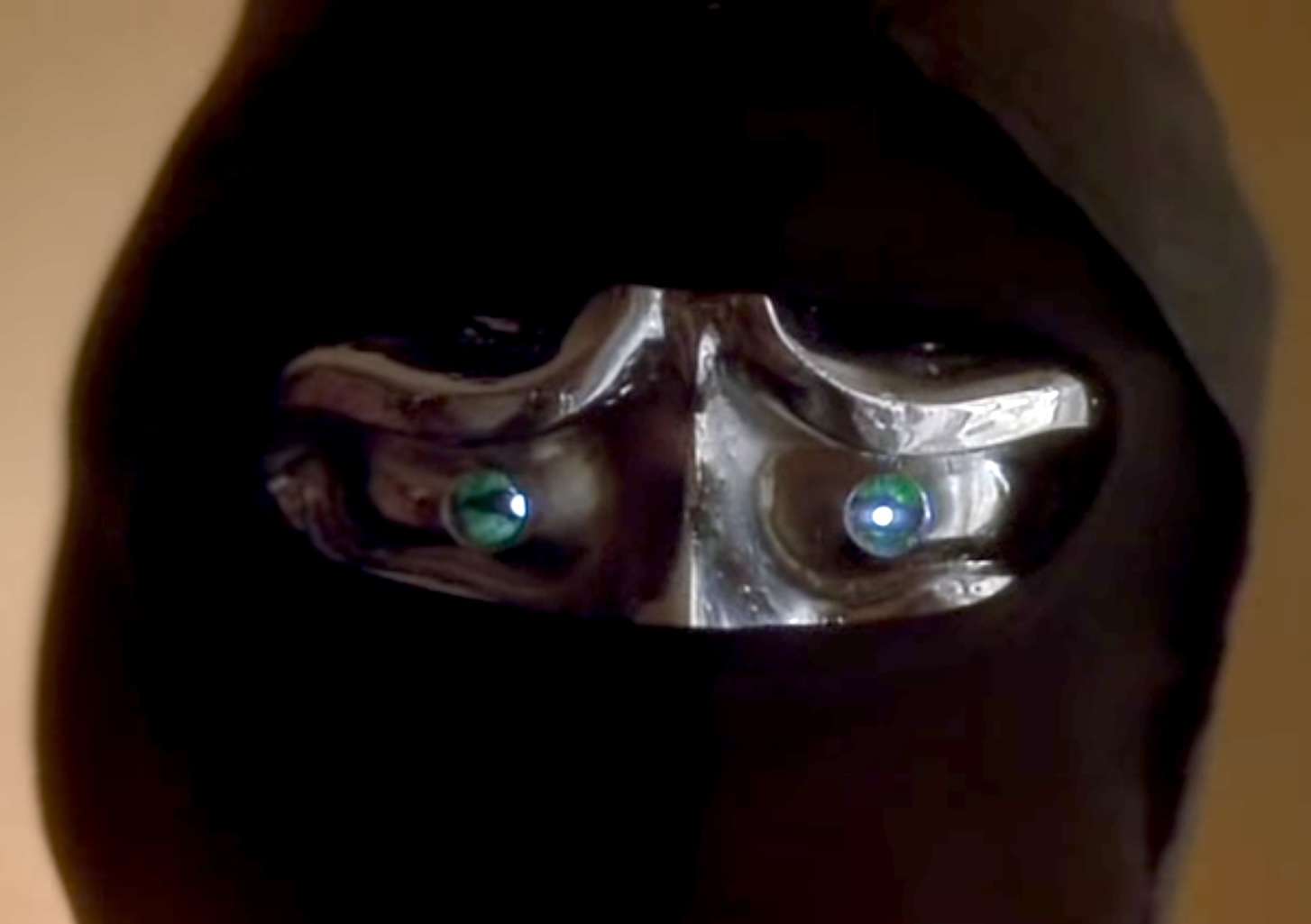 Braden silver mask